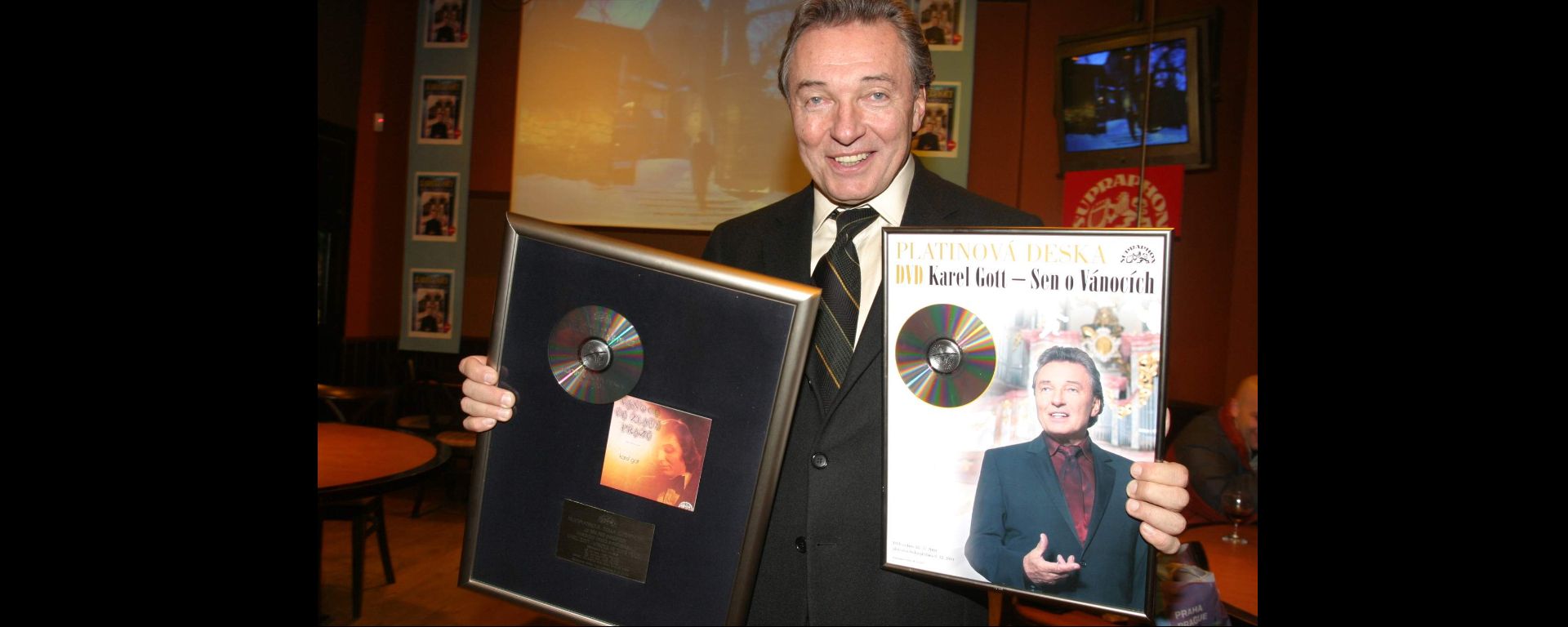 Karel Gott: Vychádza trojalbum vianočných piesní Karla Gotta Snění o Vánocích.