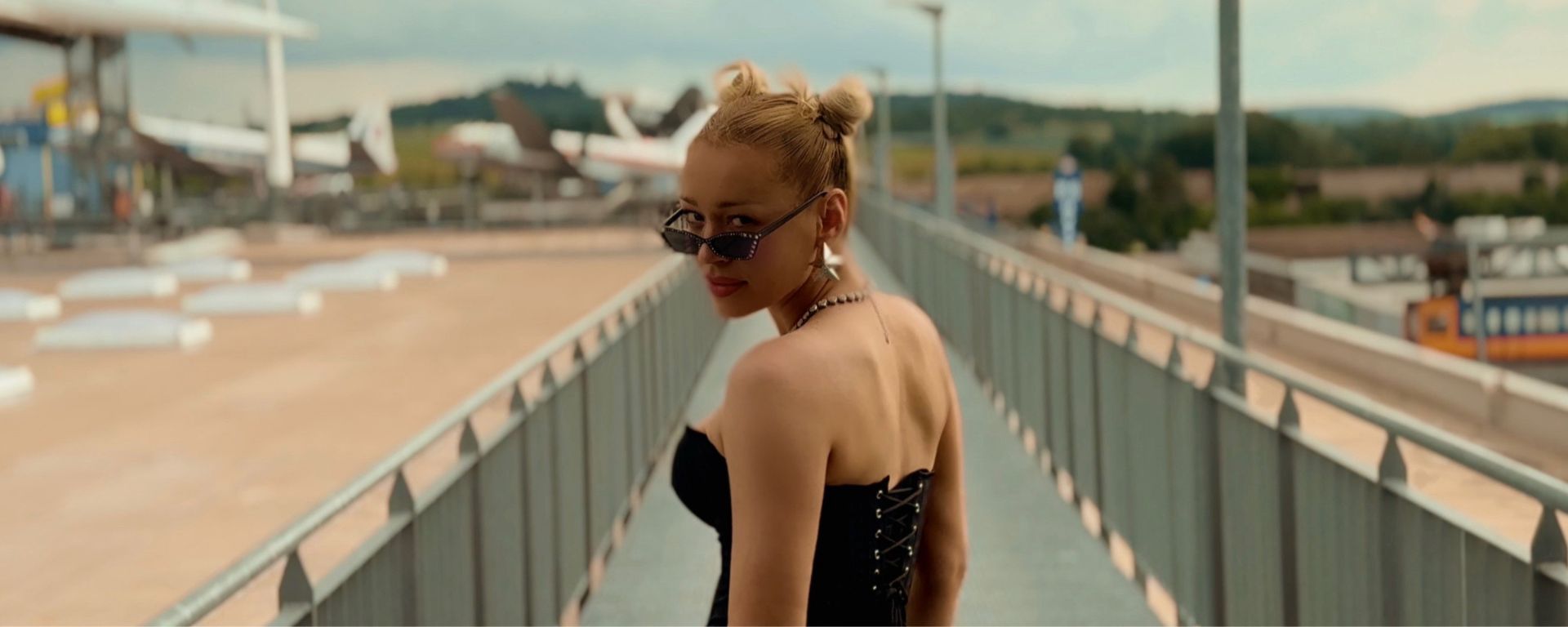 Lucia Gibarti štartuje leto sviežim tanečným hitom „Odletieť“ – Letná hymna o sile a slobode.