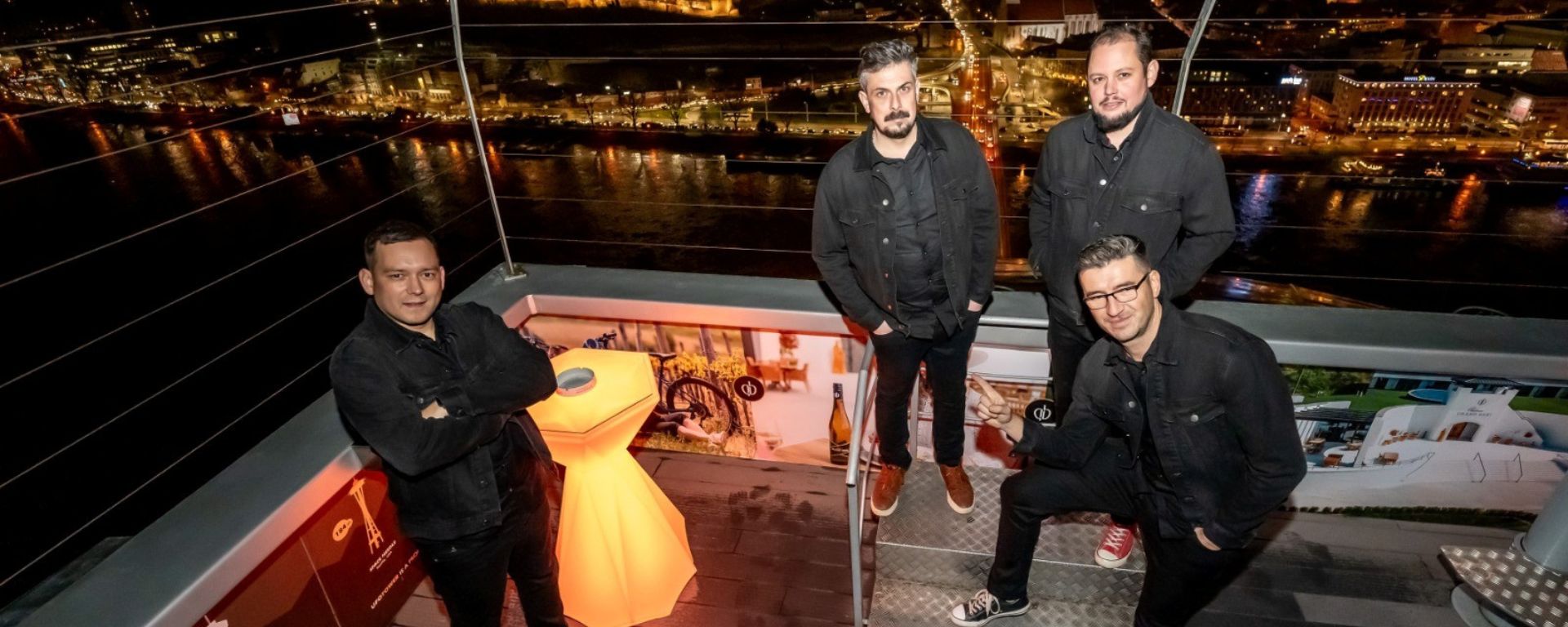 The Crownies pália podlahu singlom Burning Floor s hercami Divadla Na TrakOch: Rock’n’roll, ktorý vás nenechá stáť.