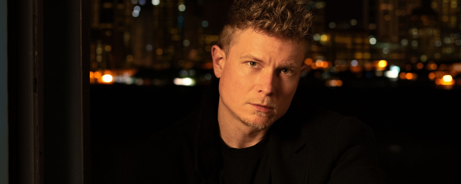 Spevák Miro ŠMAJDA vydal EP Moodboard - tri piesne, ktoré dávajú ucelenú výpoveď.